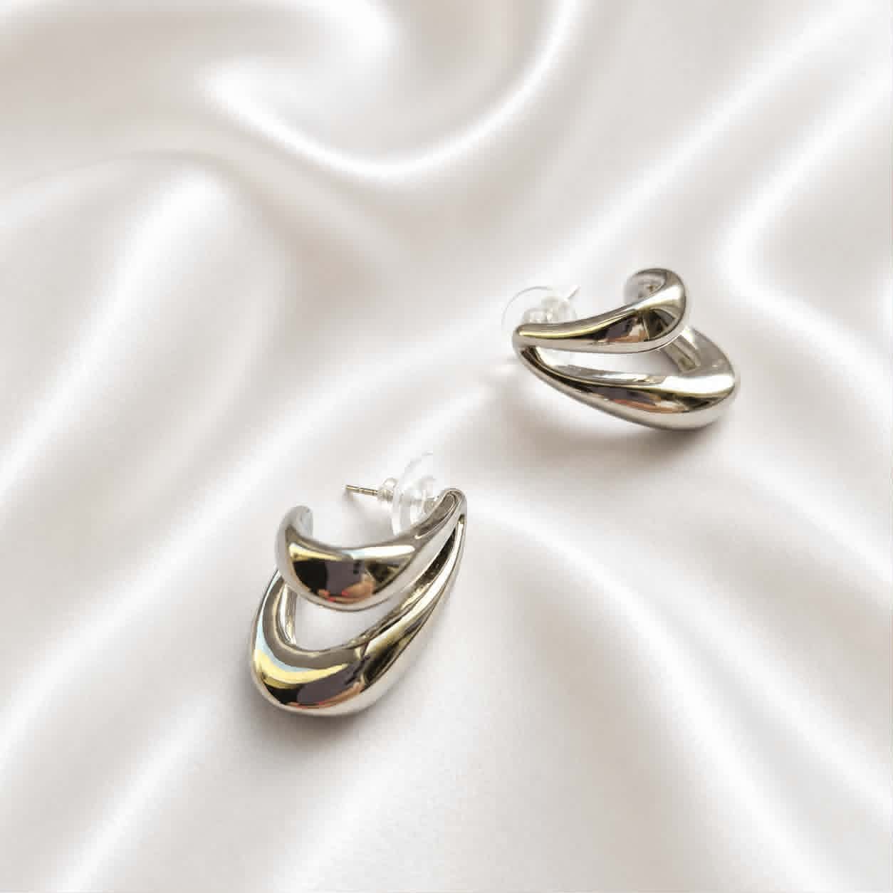 Sidabro spalvos,medicininio metalo  auskarai (Vinukai)
